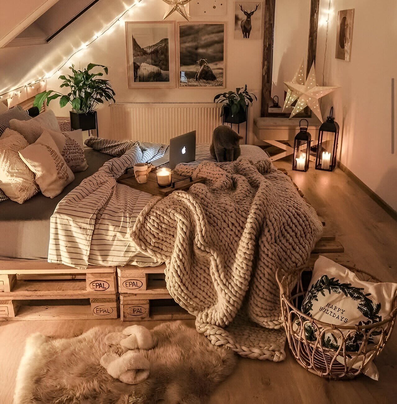 Small-Cozy-Bedroom-Feature