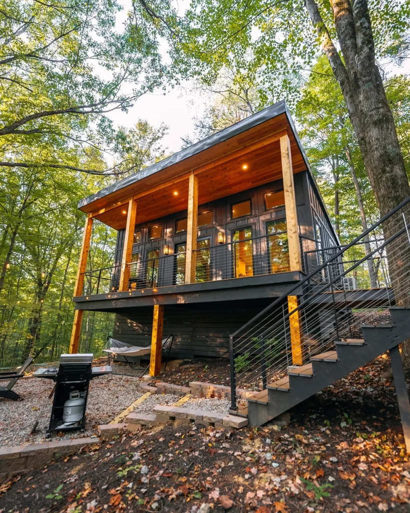 Modern cabin stunning house design nestled in the woods.