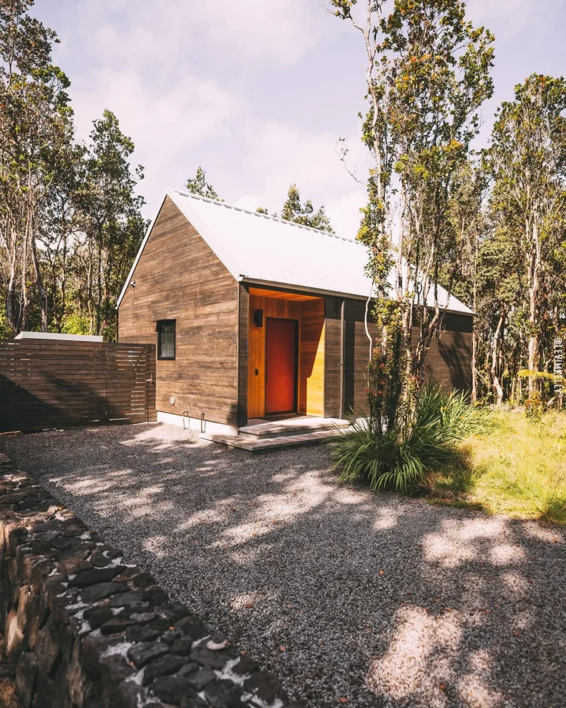 Modern Hawaiian stunning house design with bright front door.